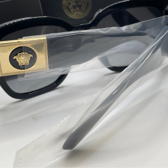 Versace VE 4437U GB1/T3 Black Polarized Sunglasses Grey Gradient Lens Authentic - Picture 3 of 7